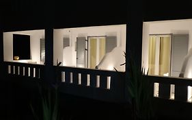 Nikos Verikokos Budget Rooms